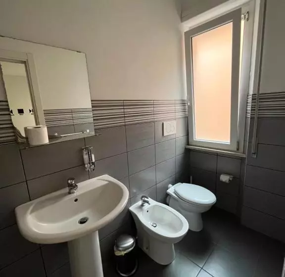 تختخواب و صبحانه Il Guasco Rooms