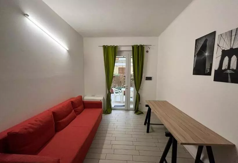 تختخواب و صبحانه Il Guasco Rooms