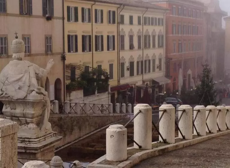 تختخواب و صبحانه Il Guasco Rooms