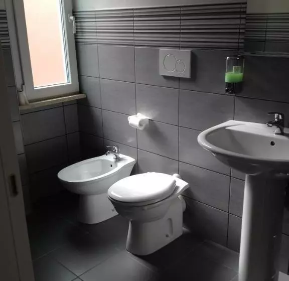 تختخواب و صبحانه Il Guasco Rooms