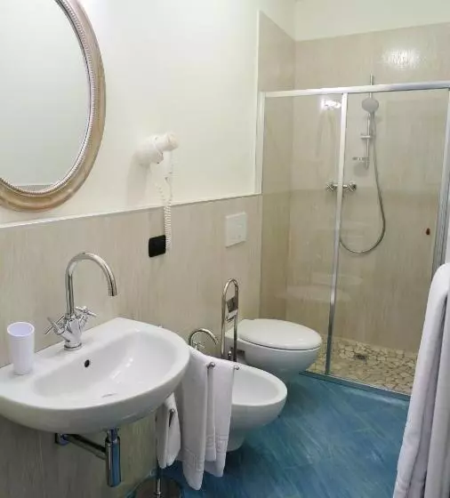 تختخواب و صبحانه La Finestra Sul Porto