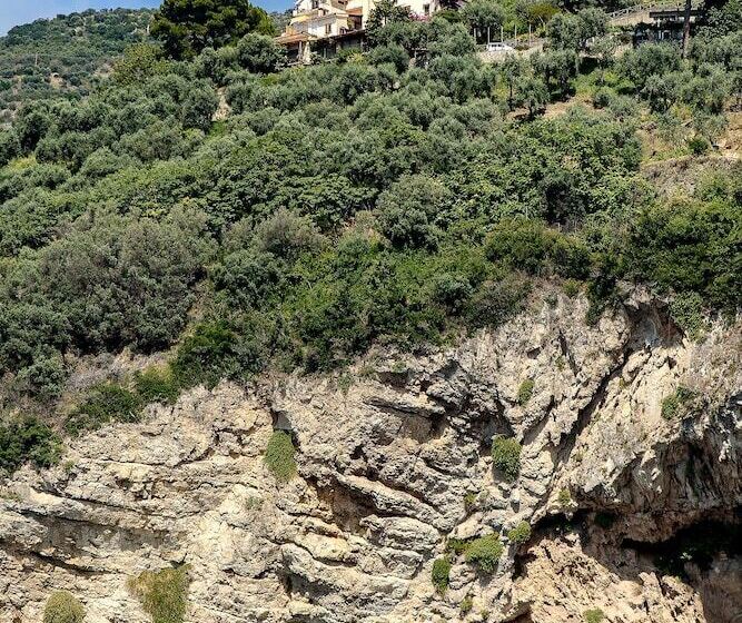 تختخواب و صبحانه La Fusarella Villa Santoro