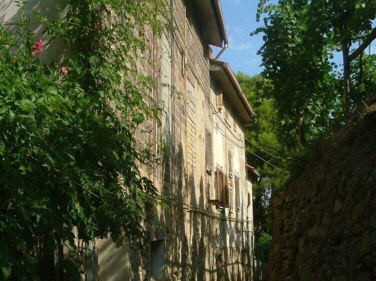 تختخواب و صبحانه La Fusarella Villa Santoro