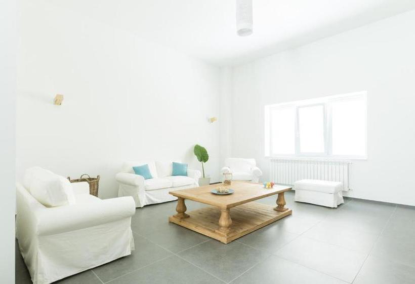 Bed and Breakfast Tangram House