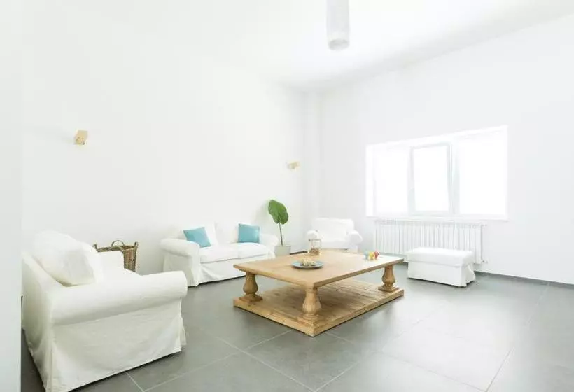 Aamiaismajoitus (B&B) Tangram House