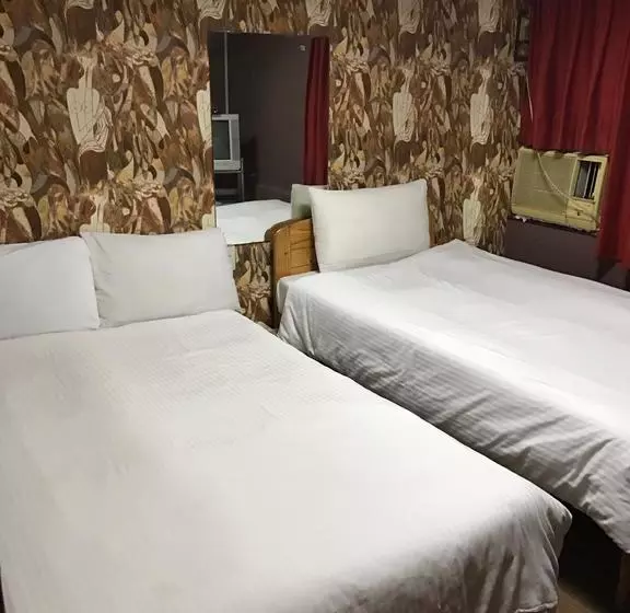 هتل Fly Inn