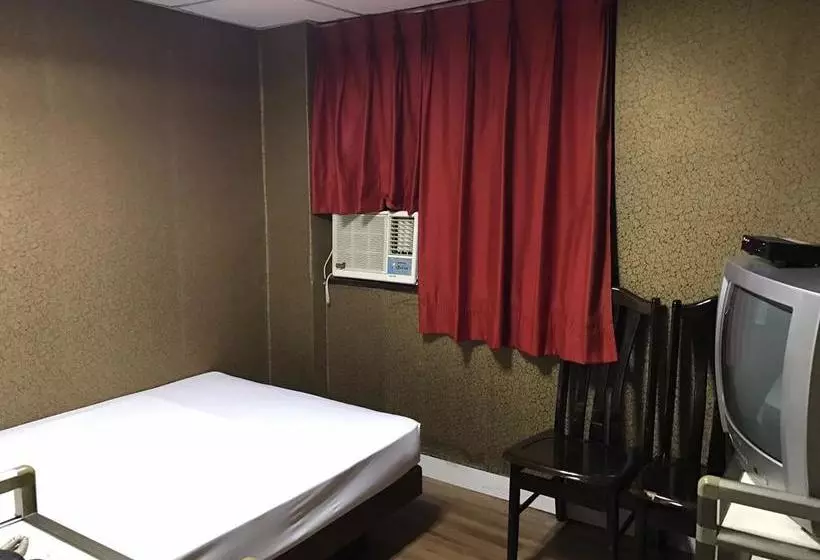 هتل Fly Inn