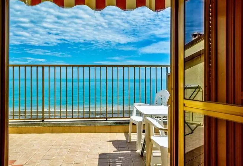 Hotelli Miramare Silvi Marina