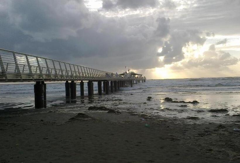 בית מלון כפרי Villa Liberty Versilia