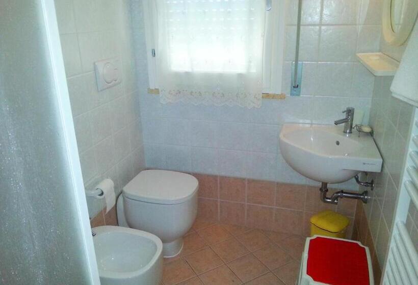 בית מלון כפרי Villa Liberty Versilia