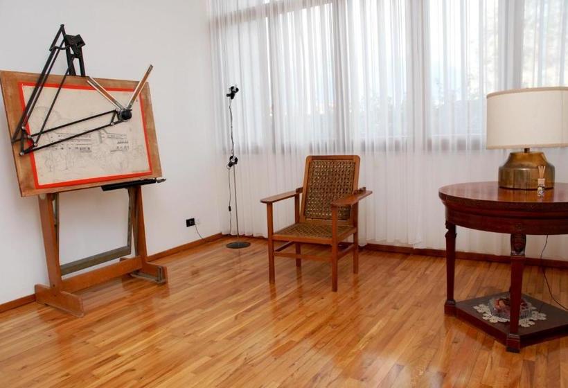 تختخواب و صبحانه A Caso