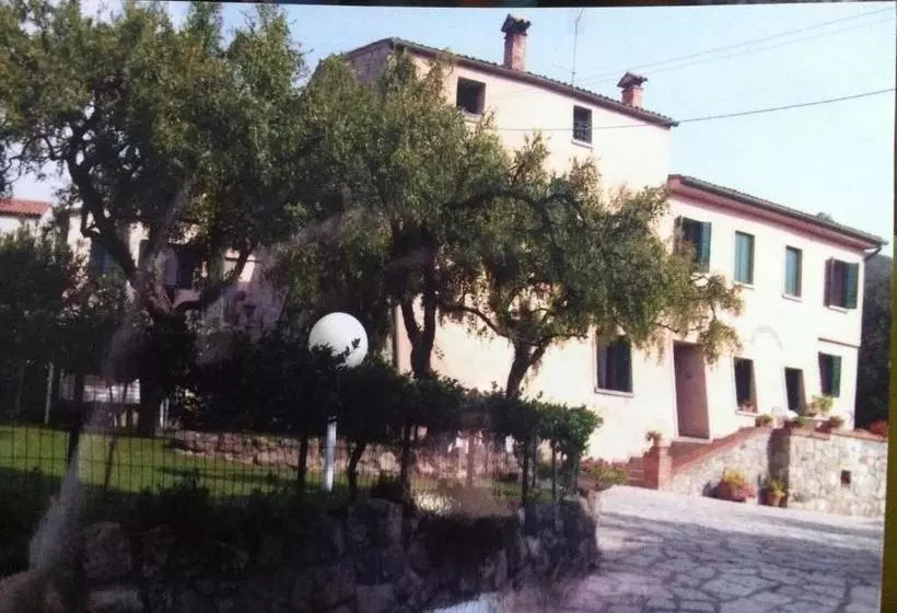 تختخواب و صبحانه Al Borgo