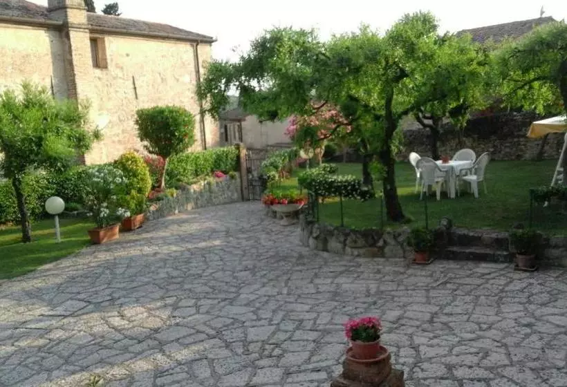 تختخواب و صبحانه Al Borgo