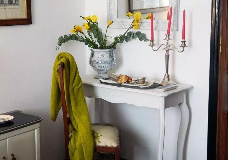 تختخواب و صبحانه Art&kitchen