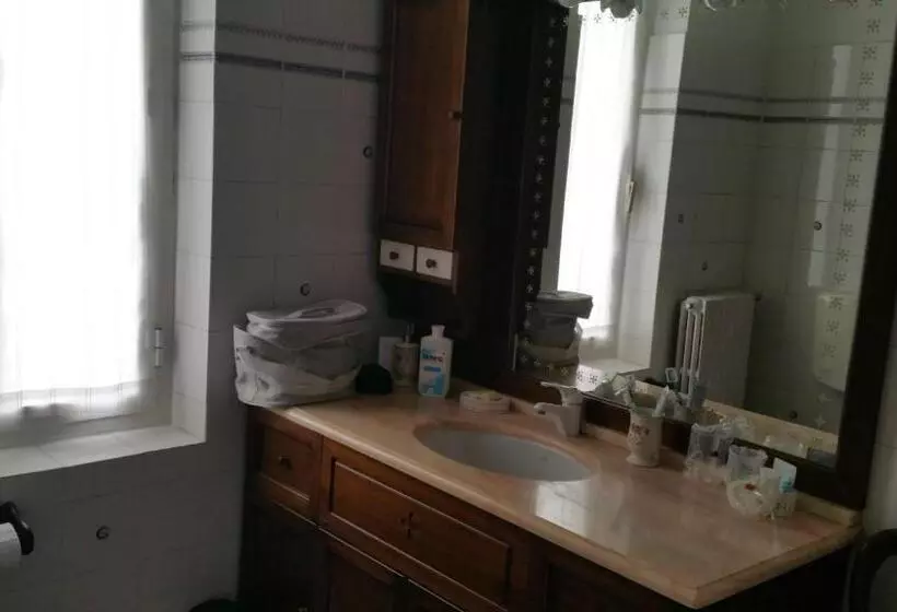 ベッドアンドブレックファースト Bed & Bistrò Che Piasì