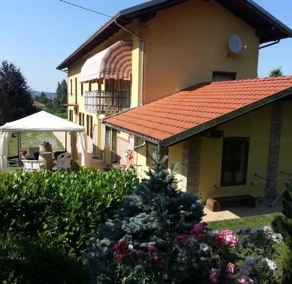 ベッドアンドブレックファースト Bed & Bistrò Che Piasì