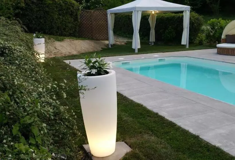 ベッドアンドブレックファースト Bed & Bistrò Che Piasì