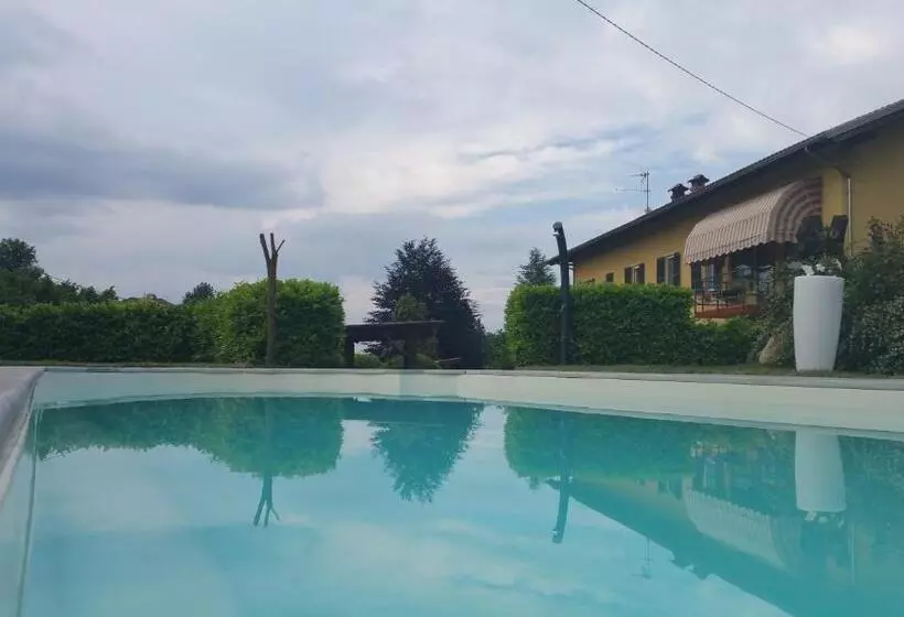 ベッドアンドブレックファースト Bed & Bistrò Che Piasì