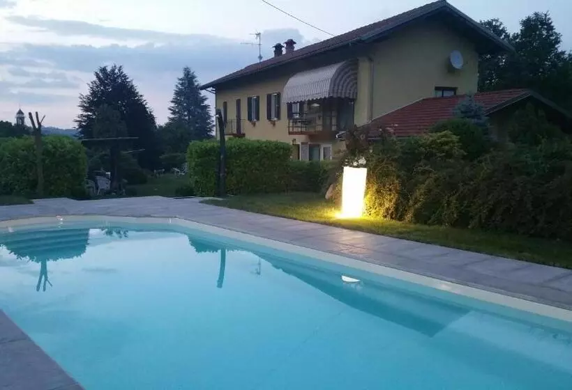 ベッドアンドブレックファースト Bed & Bistrò Che Piasì