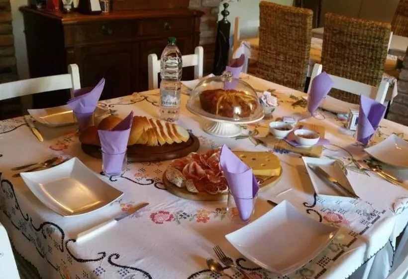 ベッドアンドブレックファースト Bed & Bistrò Che Piasì