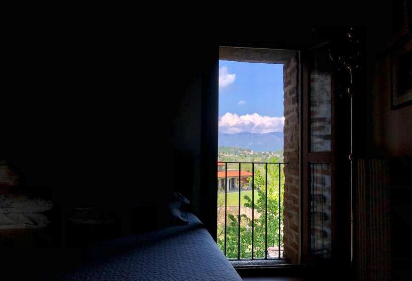 住宿加早餐  Castello Di Cernusco Lombardone