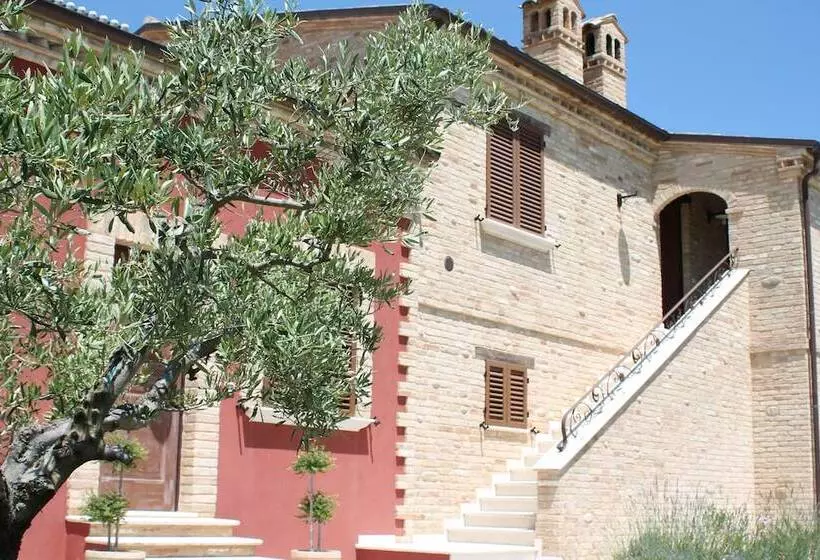 Aamiaismajoitus (B&B) Dimora Rosso Piceno