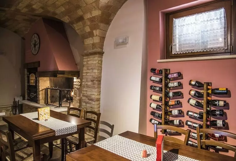 Aamiaismajoitus (B&B) Dimora Rosso Piceno