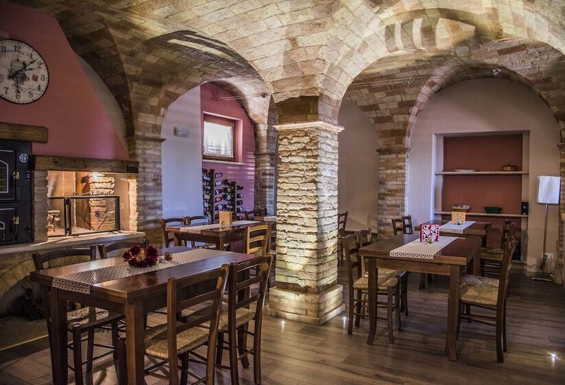 مبيت وإفطار Dimora Rosso Piceno