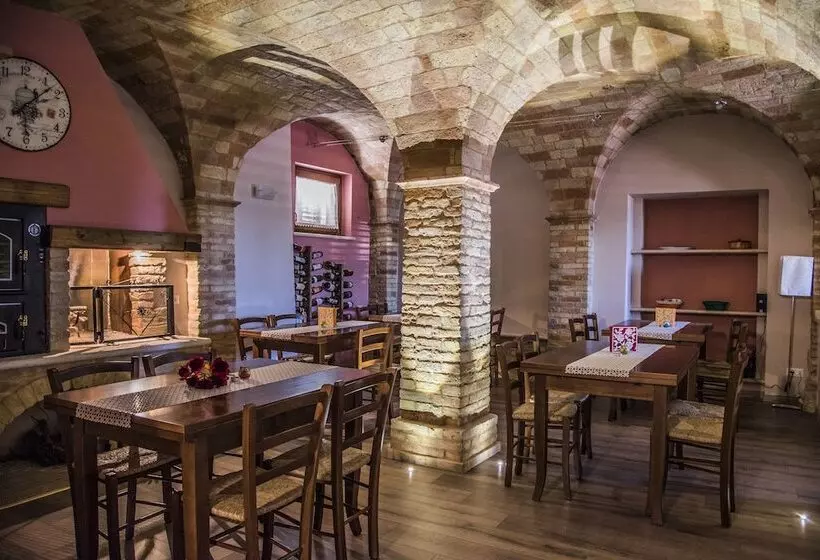 Aamiaismajoitus (B&B) Dimora Rosso Piceno