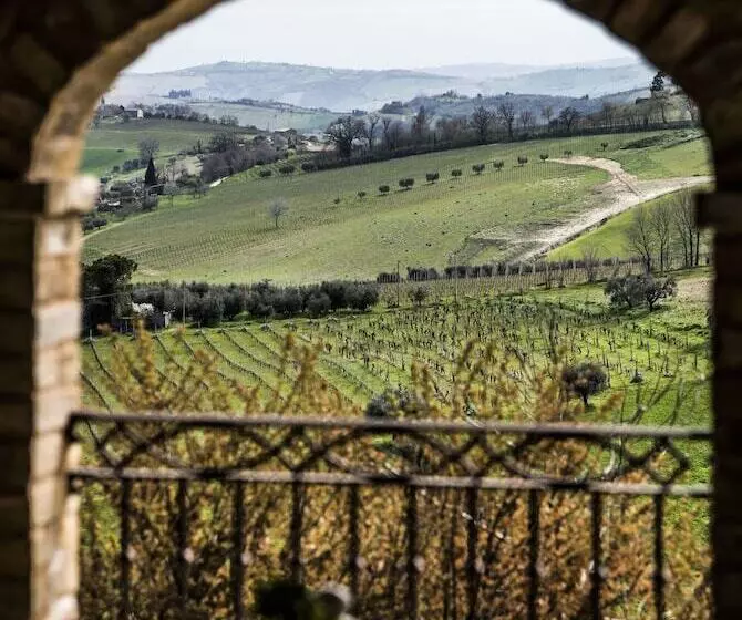 Aamiaismajoitus (B&B) Dimora Rosso Piceno