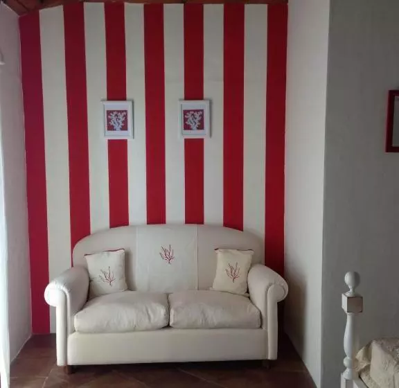 ベッドアンドブレックファースト Domus Corallia Luxury Rooms