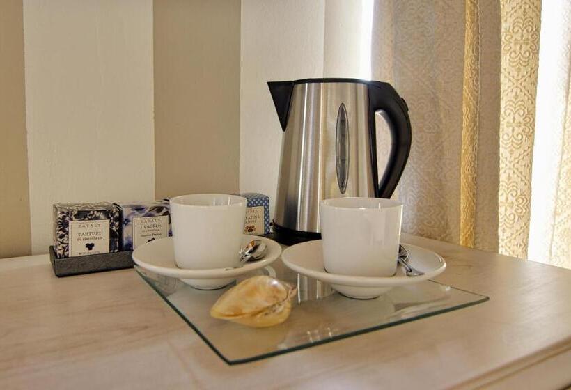 مبيت وإفطار Domus Corallia Luxury Rooms