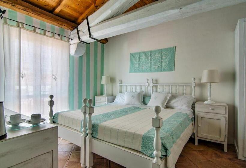 مبيت وإفطار Domus Corallia Luxury Rooms