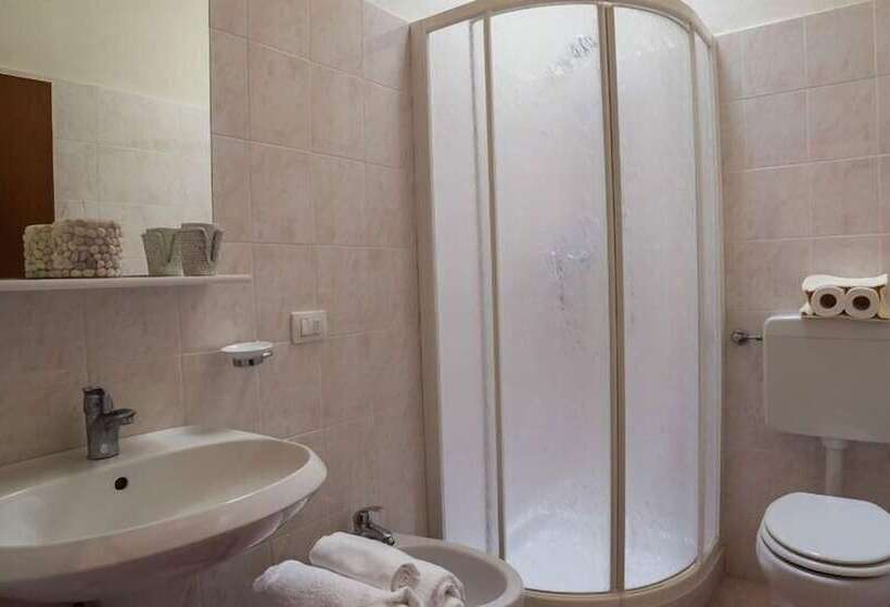 مبيت وإفطار Fattoria Pagnana Suites And Pool