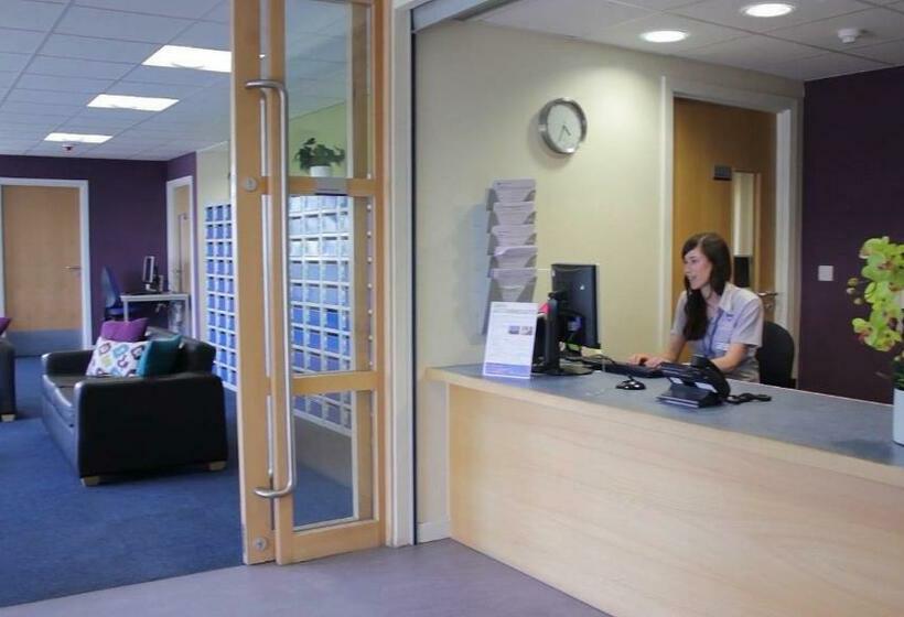 مبيت وإفطار Queen Margaret University Residences