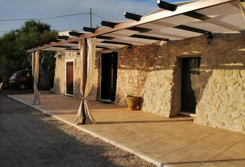 Aamiaismajoitus (B&B) Santa Maria De Lu Trisciulu