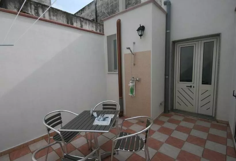 Aamiaismajoitus (B&B) Santa Maria De Lu Trisciulu