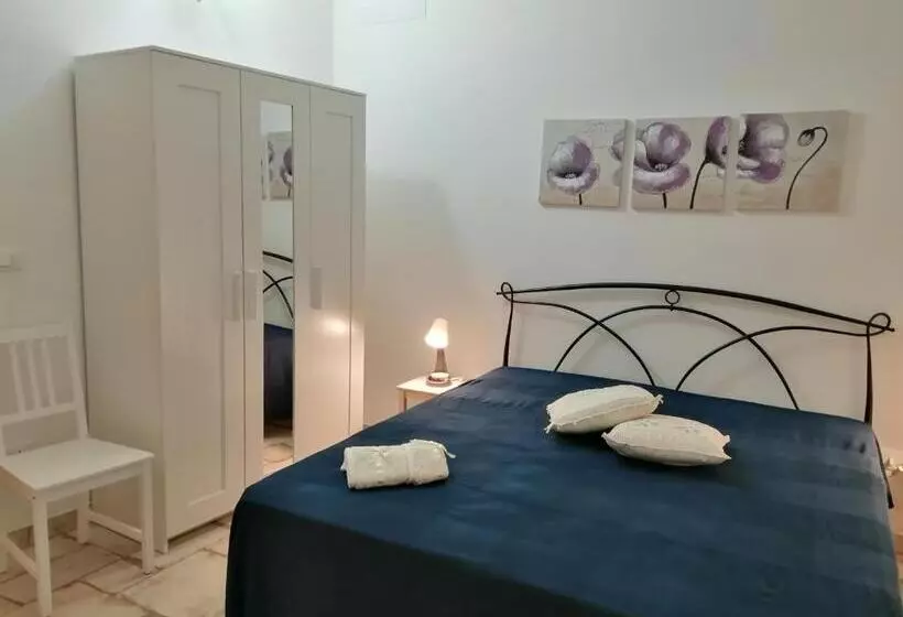 Aamiaismajoitus (B&B) Santa Maria De Lu Trisciulu