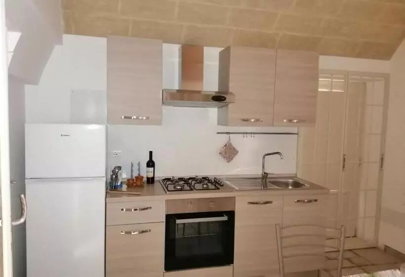 Aamiaismajoitus (B&B) Santa Maria De Lu Trisciulu