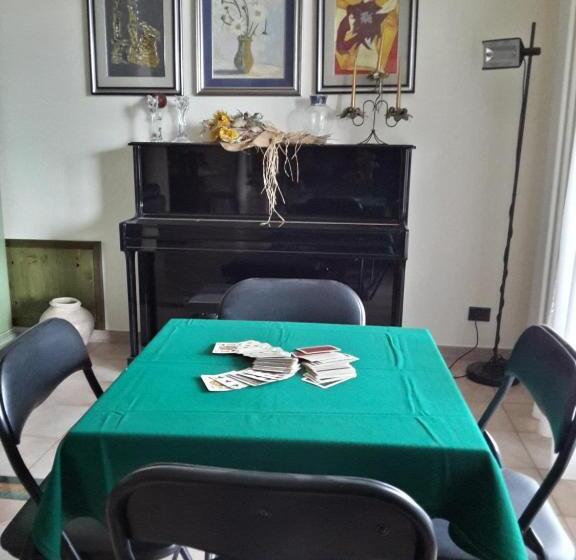 تختخواب و صبحانه Villa Genny