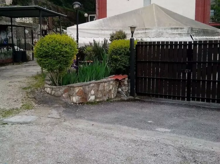 Hotelli Albergo Da Peppino