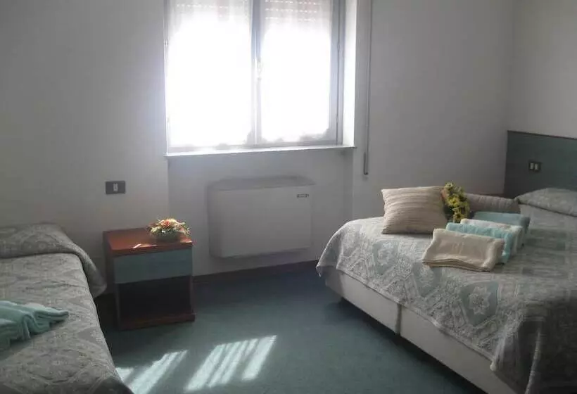 ホテル Albergo Del Turista