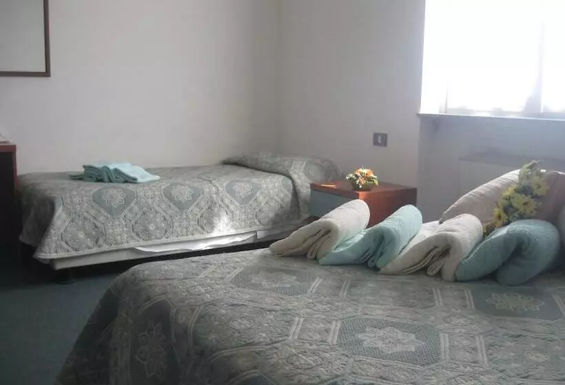 ホテル Albergo Del Turista