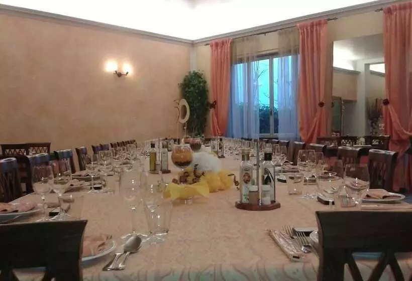 ホテル Albergo Del Turista