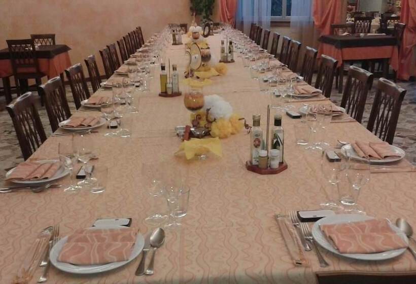 فندق Albergo Del Turista