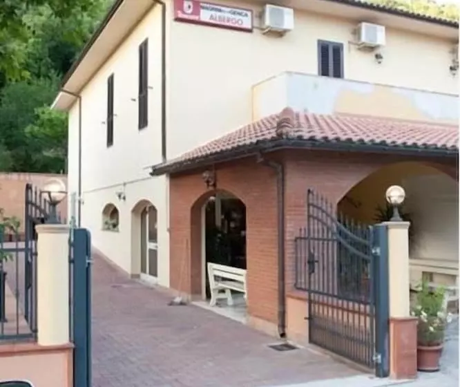 ホテル Albergo Magrini Della Genga