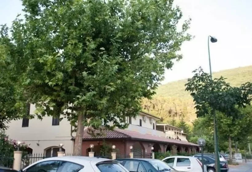 ホテル Albergo Magrini Della Genga