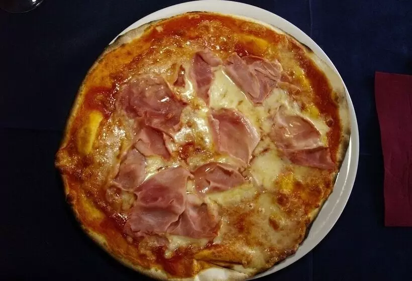 ホテル Albergo Magrini Della Genga