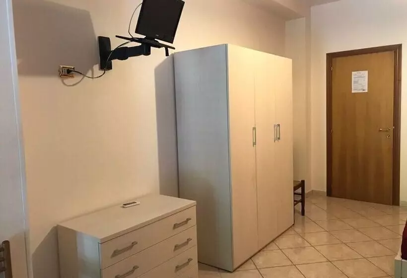 ホテル Albergo Magrini Della Genga