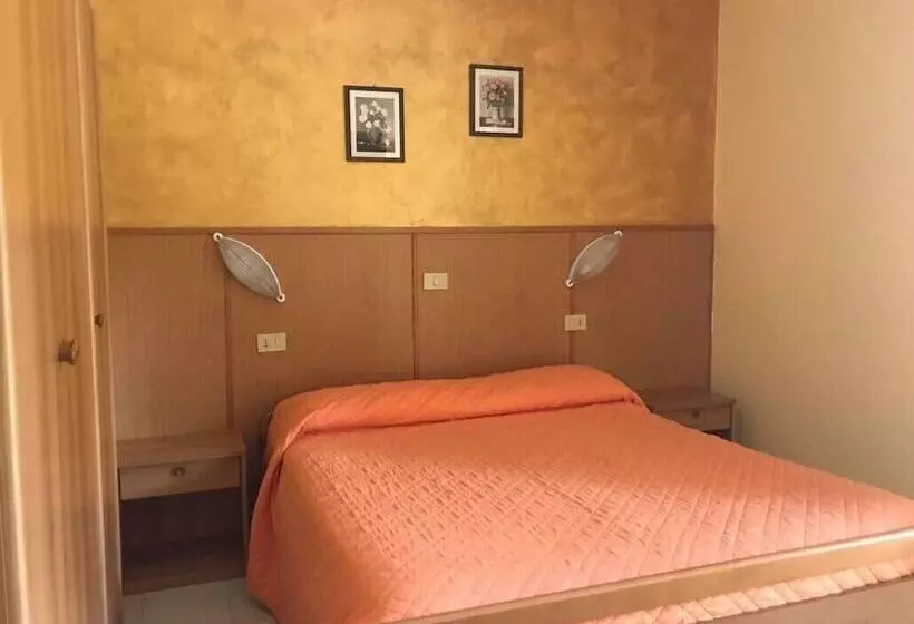 ホテル Albergo Magrini Della Genga